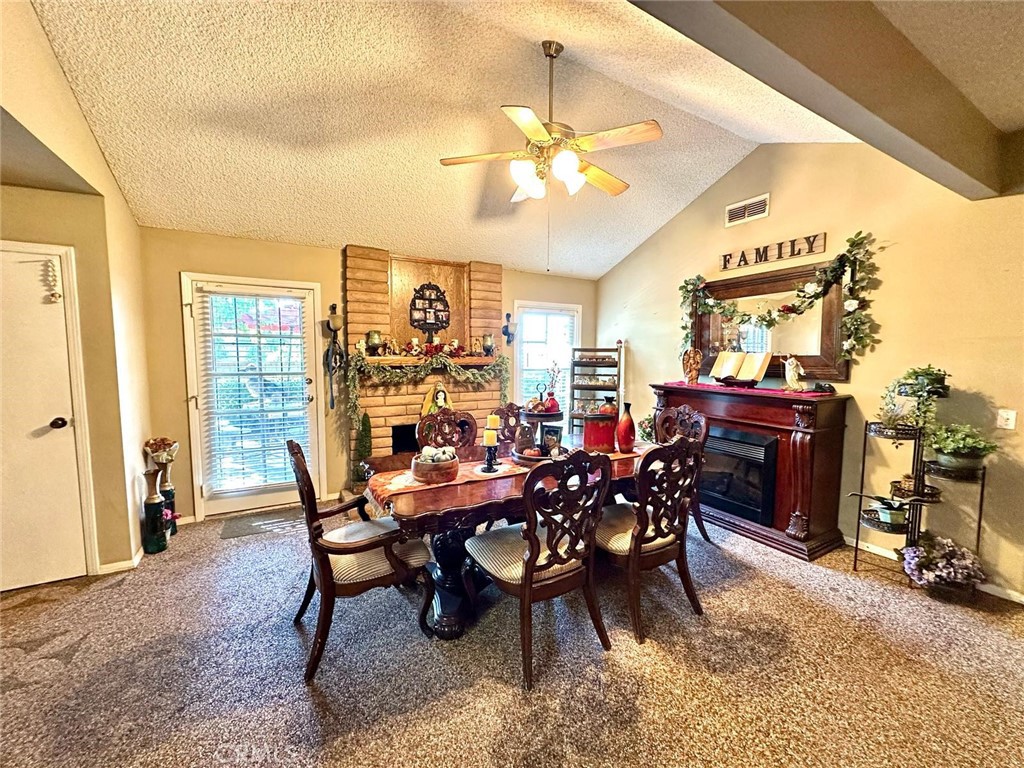 https://media.crmls.org/medias/bd3edb3f-4899-4ddc-8db2-2061315a9d37.jpg?preset=X-Large