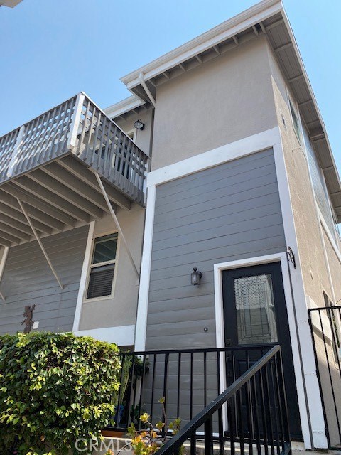 104 South Francisca Avenue C Redondo Beach Ca 90277 3665 Redondo Beach Ca Lovely Bright And Spacious Townhouse In Desirable Redondo Beach Upper Living Level With Family Room Hardwood Floors Kitchen Dining Room