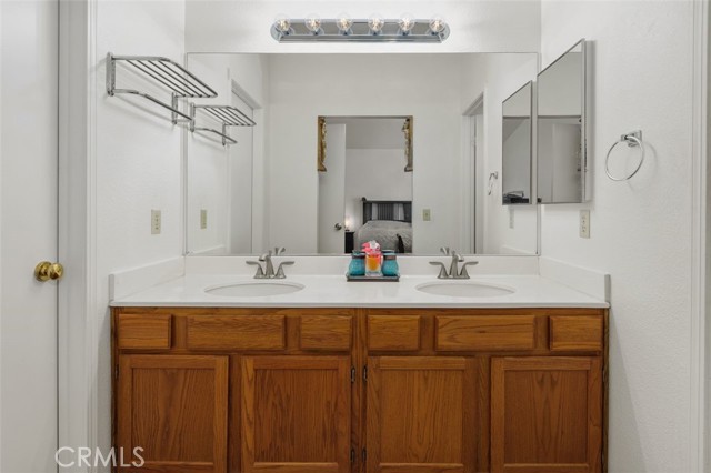 43025 Corte Salamanca, Temecula CA: https://media.crmls.org/medias/bd3f4cb6-d84f-4285-8338-1a073c2927f3.jpg