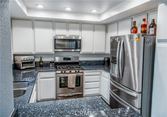 16551 Grunion, Huntington Beach CA: https://media.crmls.org/medias/bd3f6fa0-ae0e-466c-9c20-50837f410cc6.jpg