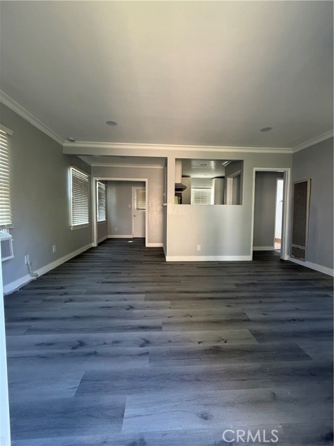 Detail Gallery Image 4 of 11 For 2293 Grand Ave, Long Beach,  CA 90815 - 2 Beds | 1 Baths