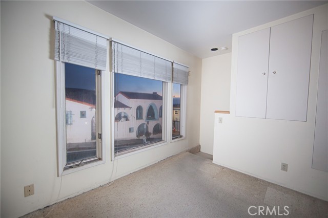 221 33rd Street, Manhattan Beach, California 90266, 3 Bedrooms Bedrooms, ,2 BathroomsBathrooms,Residential,Sold,33rd,NP21258869