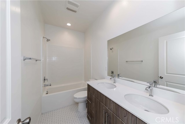 Detail Gallery Image 16 of 25 For 6972 Sagebrush Cir, Buena Park,  CA 90621 - 3 Beds | 2/1 Baths