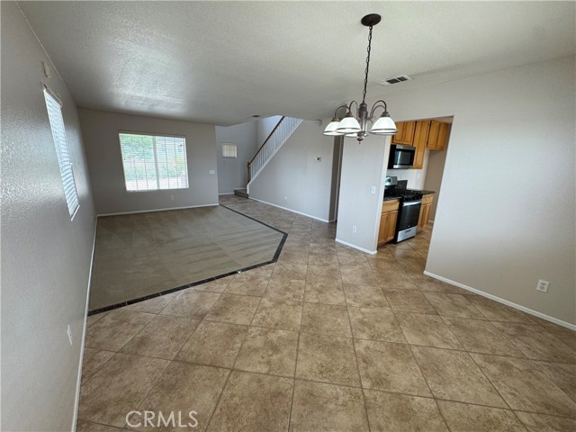19004 Ivanpah Way, Apple Valley CA: https://media.crmls.org/medias/bd413ff5-8ae3-4882-892b-150810028475.jpg