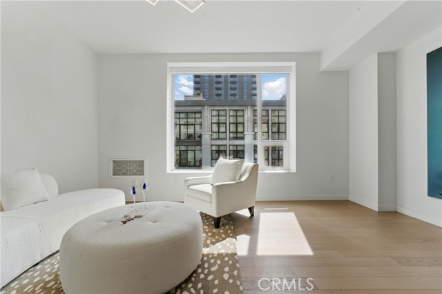Detail Gallery Image 2 of 32 For 1050 S Grand Ave #705,  Los Angeles,  CA 90015 - 1 Beds | 1 Baths