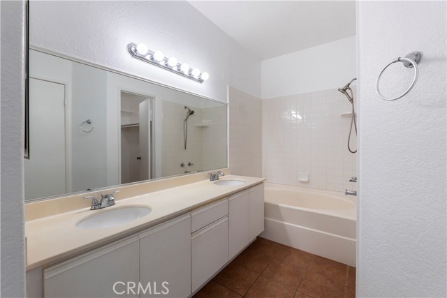 28 Sandpiper Lane, Aliso Viejo CA: https://media.crmls.org/medias/bd41e22a-25fd-4b80-be28-4fcd3cc27dd4.jpg