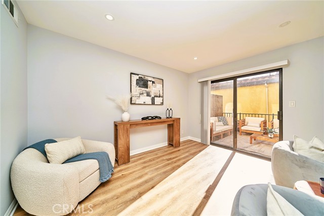 Detail Gallery Image 11 of 28 For 3130 Montrose Ave #102,  La Crescenta,  CA 91214 - 3 Beds | 2/1 Baths