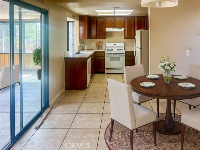 Detail Gallery Image 5 of 17 For 15780 Nan Ave, Moreno Valley,  CA 92551 - 3 Beds | 2/1 Baths