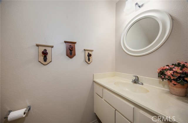 Detail Gallery Image 6 of 18 For 1107 W Francis St a,  Ontario,  CA 91762 - 2 Beds | 1/1 Baths