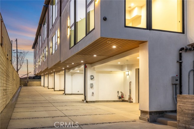 Detail Gallery Image 4 of 19 For 955 Everett St, Los Angeles,  CA 90026 - 2 Beds | 2/1 Baths