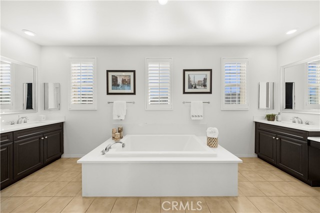 Detail Gallery Image 28 of 51 For 6956 La Rochelle Way, Chino,  CA 91710 - 5 Beds | 3/1 Baths