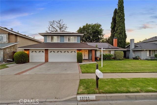 13711 Farmington Road, Tustin CA: https://media.crmls.org/medias/bd4540e4-3872-4e69-b7eb-875de11a8ffb.jpg