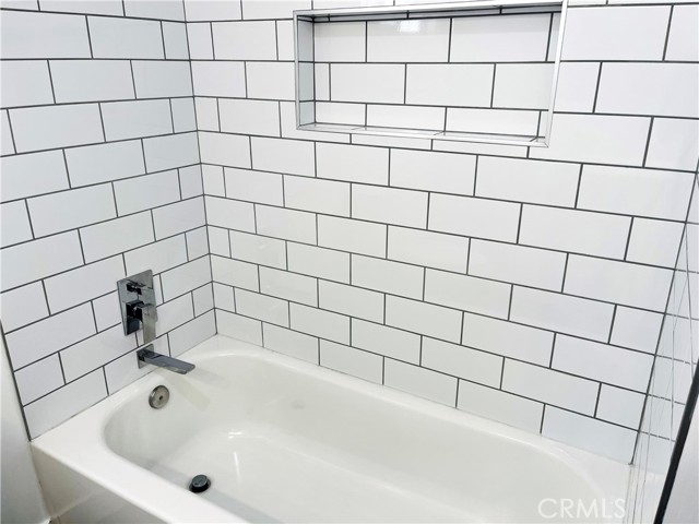 6221 Glide Avenue, Woodland Hills CA: https://media.crmls.org/medias/bd455926-4858-43df-8725-94bd953d5bb1.jpg