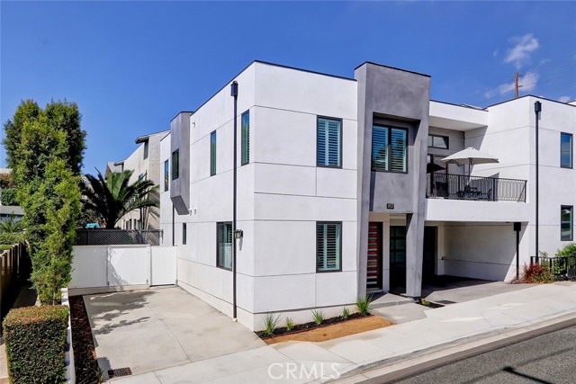 1807 Green Lane, Redondo Beach, California 90278, 5 Bedrooms Bedrooms, ,5 BathroomsBathrooms,Residential,Sold,Green,SB22201926