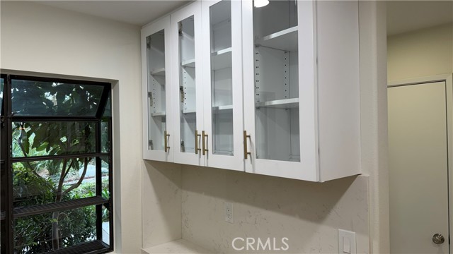 Detail Gallery Image 5 of 22 For 196 Pineview, Irvine,  CA 92620 - 2 Beds | 1/1 Baths