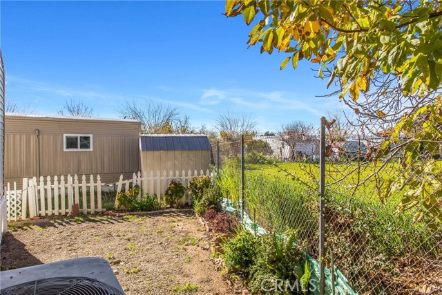 35011 Avenue E, Yucaipa CA: https://media.crmls.org/medias/bd459d01-313a-4954-ba03-7f3c9ad72106.jpg