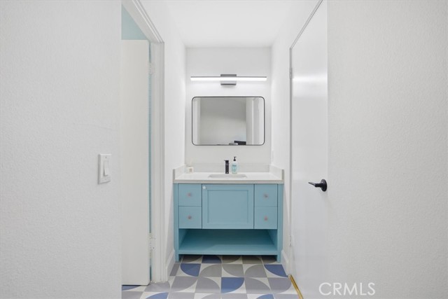 Detail Gallery Image 21 of 32 For 1911 Rockefeller Ln #E,  Redondo Beach,  CA 90278 - 2 Beds | 1/1 Baths