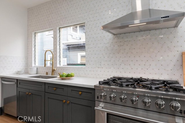 Detail Gallery Image 15 of 39 For 2274 W 21st St, Los Angeles,  CA 90018 - 4 Beds | 3 Baths