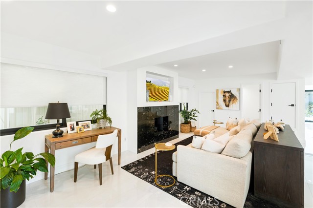 Detail Gallery Image 11 of 45 For 707 Begonia Ave, Corona Del Mar,  CA 92625 - 5 Beds | 5/1 Baths