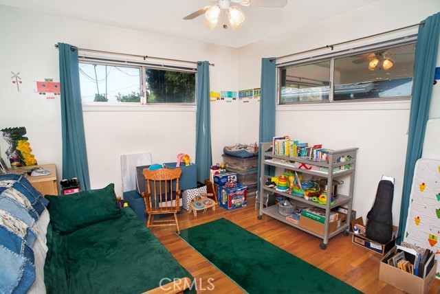 17142 Tuba Street, Northridge CA: https://media.crmls.org/medias/bd4722af-4ba5-48e4-8b0e-9c62cad1e19c.jpg