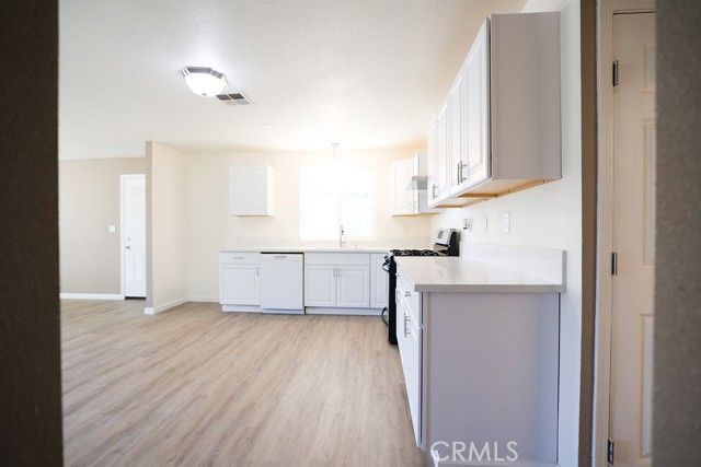 Detail Gallery Image 7 of 26 For 315 N Palomar Ave, San Jacinto,  CA 92582 - 2 Beds | 2 Baths