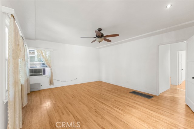 Detail Gallery Image 5 of 13 For 1190 W 14th, San Bernardino,  CA 92411 - 3 Beds | 1 Baths