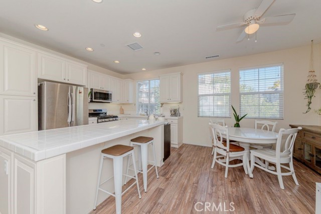 1133 Maag Place, Fullerton CA: https://media.crmls.org/medias/bd48aee7-72c0-4af4-9454-2a3ecfcefe0d.jpg