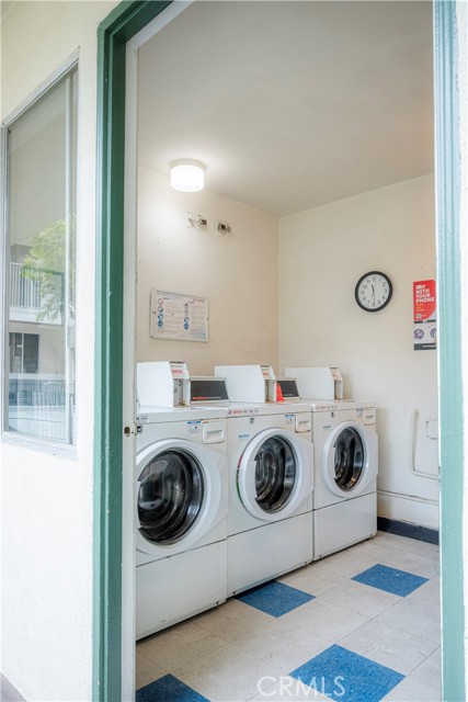 1187 E 3rd Street, Long Beach CA: https://media.crmls.org/medias/bd490946-3ed2-4dd9-8e3b-3771383776fe.jpg