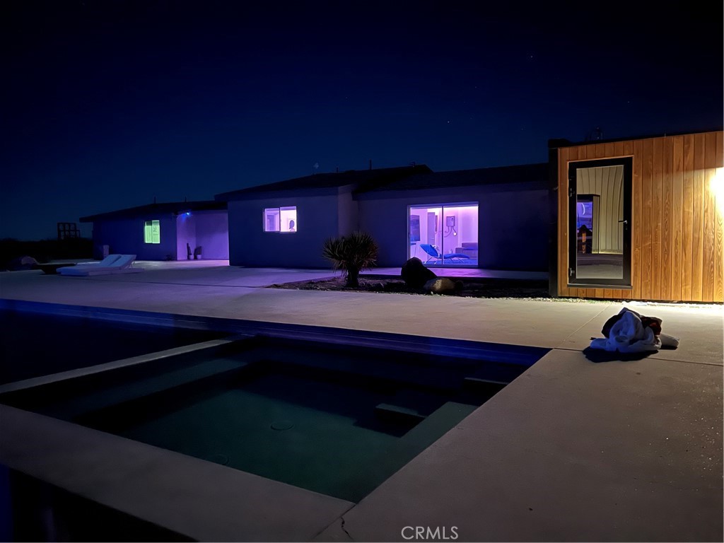 https://media.crmls.org/medias/bd4912d1-76f4-4841-a552-7cd6e126f10f.jpg?preset=X-Large