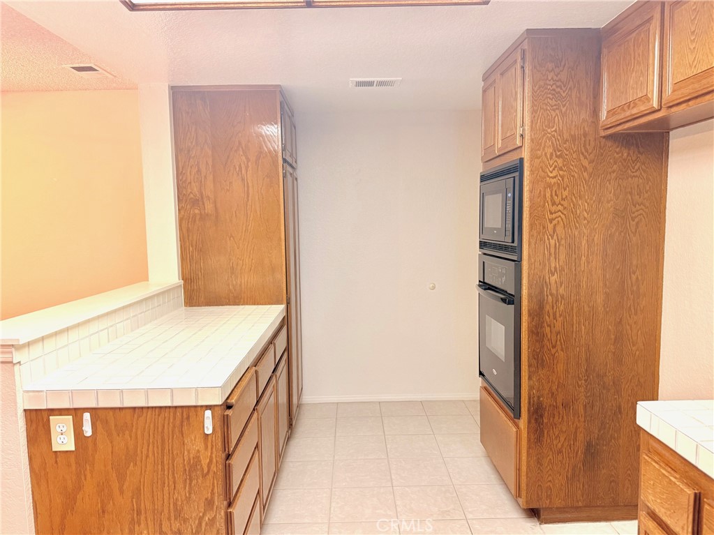 MLS #OC25274797 image #16