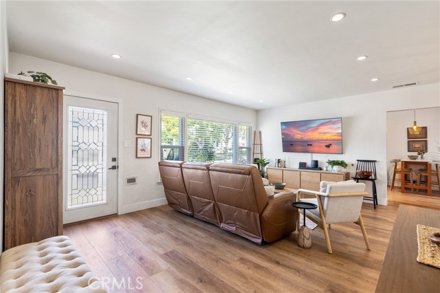 Detail Gallery Image 6 of 40 For 1924 S Averill Ave, San Pedro,  CA 90732 - 3 Beds | 1/1 Baths