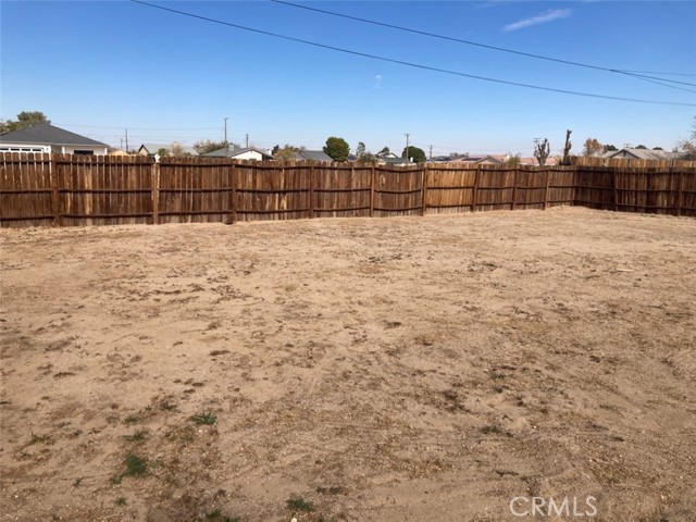 9841 Sally Avenue, California City CA: https://media.crmls.org/medias/bd4b3522-10c2-43d3-ab82-4fa39209844e.jpg