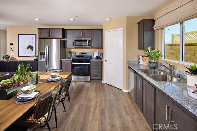 Detail Gallery Image 8 of 18 For 8491 Peachwillow Ct, Jurupa Valley,  CA 92509 - 4 Beds | 2/1 Baths