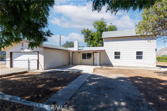 30985 Reservoir Avenue, Nuevo CA: https://media.crmls.org/medias/bd4c1f53-60dd-4b73-9416-e89c34d400fb.jpg
