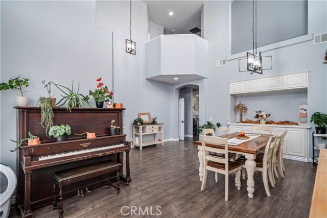 Detail Gallery Image 8 of 44 For 40271 Crestridge, Palmdale,  CA 93551 - 5 Beds | 3 Baths