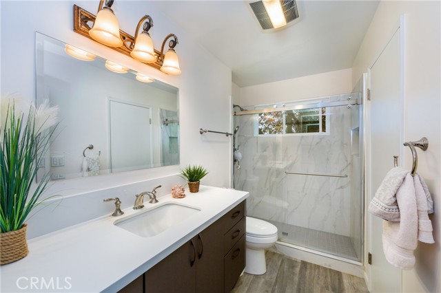 Detail Gallery Image 9 of 11 For 4214 Tosca Rd, Woodland Hills,  CA 91364 - 2 Beds | 2 Baths