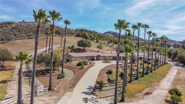 Detail Gallery Image 2 of 63 For 45400 via Vaquero, Temecula,  CA 92590 - 4 Beds | 2 Baths