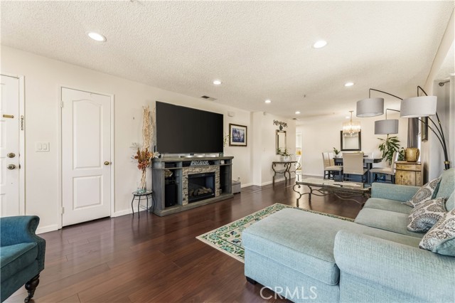 Detail Gallery Image 2 of 35 For 598 S 2nd #D,  Alhambra,  CA 91801 - 2 Beds | 2 Baths