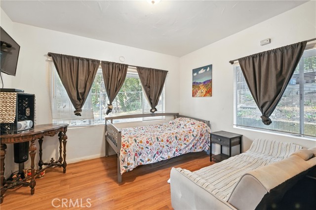 373 Redwood Lane, Crestline CA: https://media.crmls.org/medias/bd509eb1-fa81-487e-9bb9-e97420bd86f9.jpg