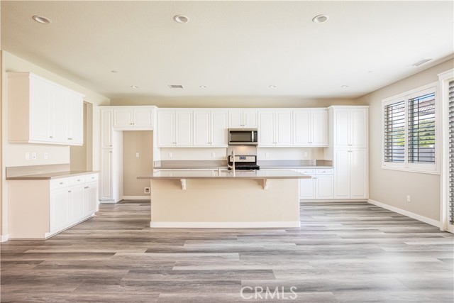 Detail Gallery Image 14 of 56 For 34899 Windwood Glen Ln, Murrieta,  CA 92563 - 4 Beds | 2/1 Baths