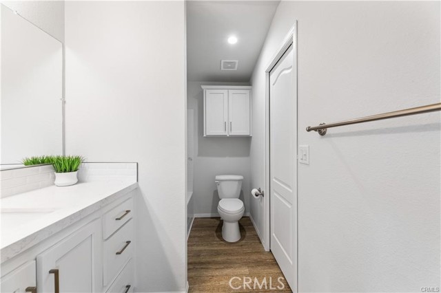 Detail Gallery Image 14 of 16 For 10799 Sherman Grove Ave Unit 84, Sunland,  CA 90140 - 1 Beds | 1 Baths