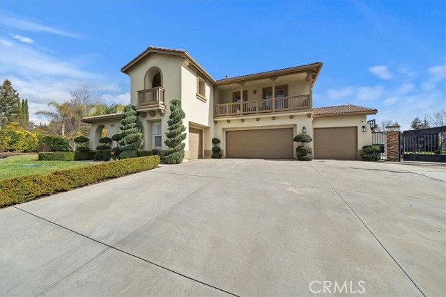 Detail Gallery Image 4 of 62 For 13786 Staghorn Ct, Yucaipa,  CA 92399 - 5 Beds | 4 Baths