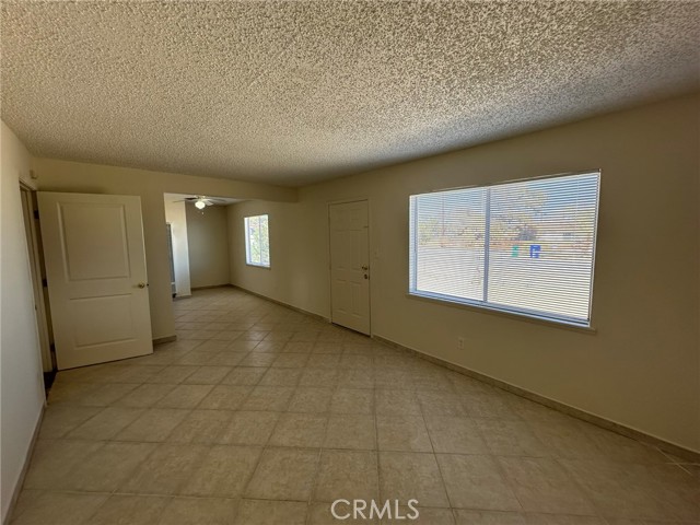 Detail Gallery Image 4 of 23 For 73933 Casita Dr, Twentynine Palms,  CA 92277 - 2 Beds | 2 Baths