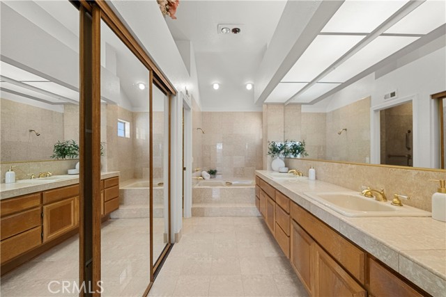 Image 12 of 43 For 26334 Emerald Dove