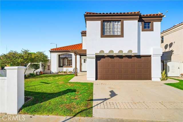 Detail Gallery Image 2 of 46 For 1129 Dahlia Way, Torrance,  CA 90502 - 4 Beds | 3 Baths