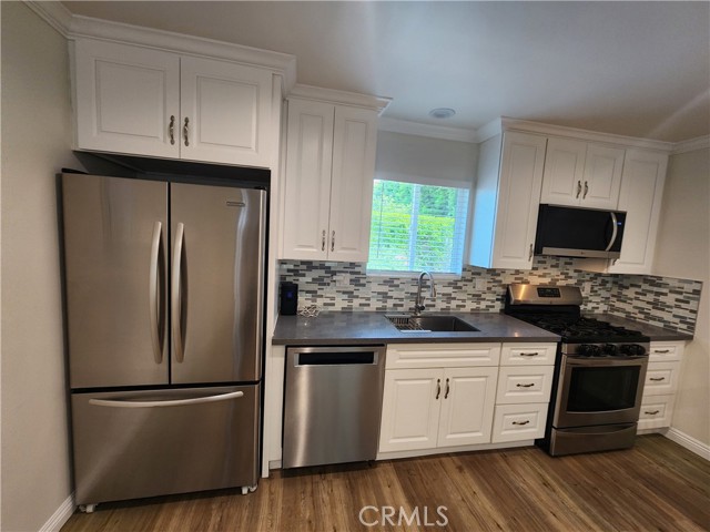 5706 Willis Avenue, Van Nuys CA: https://media.crmls.org/medias/bd523b54-83bd-4b2b-8432-3586951939a0.jpg