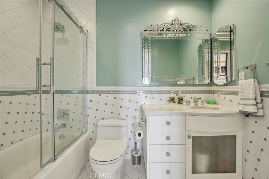 https://media.crmls.org/medias/bd524803-bdce-492f-8847-4658237725fa.jpg?preset=X-Large