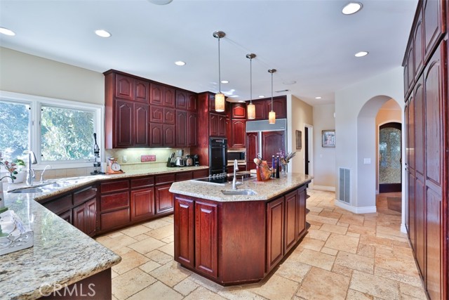 Detail Gallery Image 17 of 74 For 41565 Avenida Conchita, Murrieta,  CA 92562 - 5 Beds | 6/2 Baths