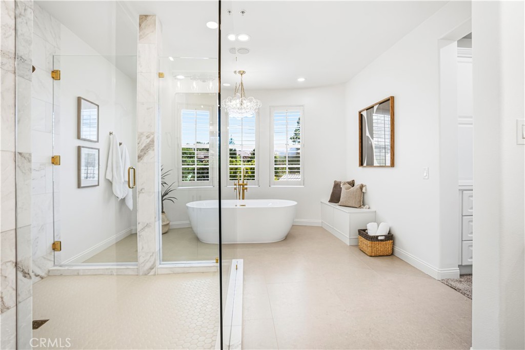 https://media.crmls.org/medias/bd536182-91c1-4bd8-ba14-07be2d258415.jpg?preset=X-Large