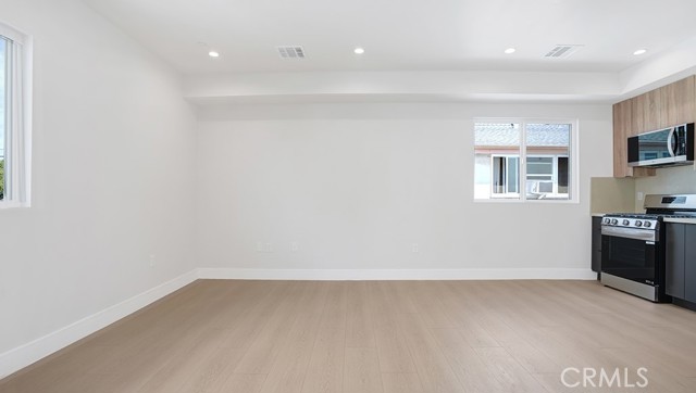Detail Gallery Image 11 of 35 For 1213 N. Kingsley Dr #1213 1/2,  Los Angeles,  CA 90029 - 4 Beds | 4 Baths